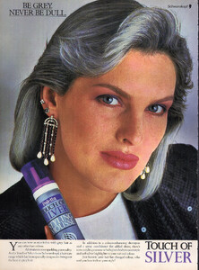 SchwarzkopfTouchofSilverAdFamilyCircleUK301085no11.thumb.jpg.b5629cc539b8ce32a5fbc144556935d7.jpg