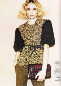 Vogue-Brasil-Agosto2011-ph-Matt-Irwin-01.thumb.jpg.3c7f8778ba776eb2c8dad6f5267d3a64.jpg