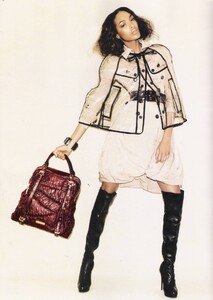 Vogue-Brasil-Agosto2011-ph-Matt-Irwin-07.thumb.jpg.4e68406f54203d0f5706b63f8341ae58.jpg