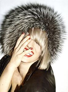 VogueRU_November2008_WhiteAndFluffy_03.thumb.jpg.b2b0b9d87fd28a5046efd5c3db2f6ab9.jpg