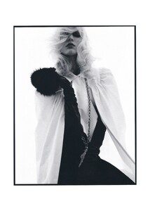 Yves-Saint-Laurent-6.thumb.jpg.c4ac1f3a9845a01029baf87e68cef64c.jpg