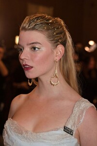 anya-taylor-joy-london-critics-circle-choice-awards-10.jpg