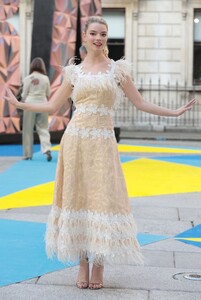 anya-taylor-joy-royal-academy-of-arts-2.jpg