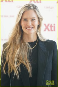 bar-refaeli-xti-ambassador-08.thumb.jpg.398c167b1727361b198b59188ce5fb3e.jpg