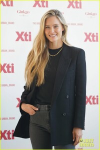 bar-refaeli-xti-ambassador-11.thumb.jpg.056e28df76c030fec299820eb0ea44a1.jpg