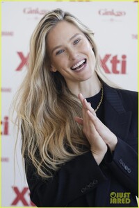 bar-refaeli-xti-ambassador-13.thumb.jpg.dfeacfe036eb0b32f769636a43cdc106.jpg