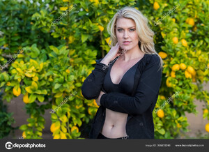 depositphotos_395839246-stock-photo-blonde-fitness-model-posing-outdoor.jpg