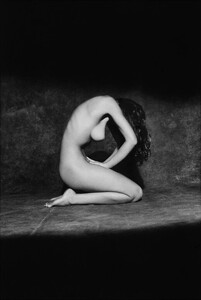 dominique_issermann_laetitia_casta_1996_6.thumb.jpg.14690f10cbc23c6db7c2f8abf26560d4.jpg