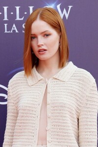 ellie-bamber-willow-premiere-in-lucca-11-01-2022-5.jpg