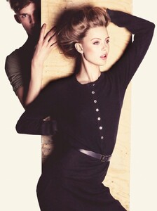 frida-gustavsson-by-andreas-sjodin-for-elle-sweden-september-2010-03.thumb.jpg.fe787b5111b815ea3629016e294dca7b.jpg