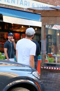 leonard-dicaprio-out-with-pals-after-camila-morrone-split-2.jpg