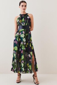 petite-floral-pleated-pu-halter-woven-maxi-dress.jpeg