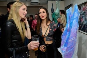 victoria-justice-at-eden-s-exile-art-exhibit-in-los-angeles-11-04-2022-1.thumb.jpg.1c5e030c0bdfa5f456303b842ea53106.jpg