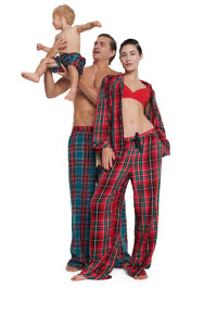 victorias-secret-share-the-joy-2022-flannel-long-pajama-set-family-hi-res.jpg