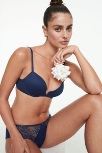 victorias-secret-share-the-joy-2022-love-cloud-push-up-bra-panty-hi-res.jpg