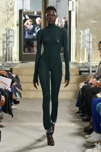 00001-alaia-spring-2023-ready-to-wear-credit-brand.webp