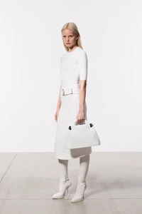 00015-ferragamo-pre-fall-2023-credit-brand.thumb.webp.5b1eae23e99ac988884d874670ea2d31.webp