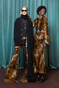 00025-roberto-cavalli-prefall-2023-credit-brand.thumb.webp.7cf4ddbc13aaebdea134dc1e967f7479.webp