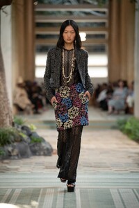 00058-chanel-pre-fall-2023-credi.jpg