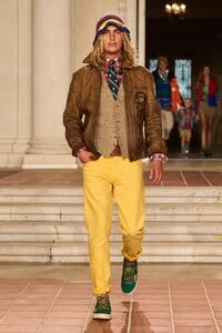 00082-ralph-lauren-spring-2023-ready-to-wear-credit-brand.thumb.jpg.6b2cd9d39f993b3c722b451498c599a3.jpg