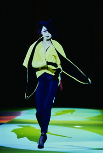 016-mugler-fall-1997-couture-detail-CN00119266-irina-pantaeva.thumb.jpg.dd69dc28143599e0ac60715dd489c044.jpg