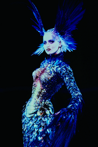 056-mugler-fall-1997-couture-detail-CN00119413.thumb.jpg.2ac786fdf95b7a20df5fdf75f690d9df.jpg