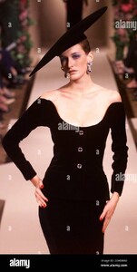 zikova f01ysl-HC-42d.jpg