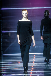 1038786368_VersusbyDonatella1998WomenRTW41.thumb.jpg.4dff7960117b8bf95d998eb9db3c9792.jpg