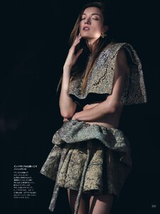 ELLE Japan 012023 -page-009.jpg