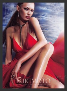 Mikimoto Cultured Pearls Jewelry Sexy Legs Model 2000s Print Ad 2007.jpg