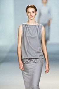 1164156258_LouisVuitton1998WomenRTW25.thumb.jpg.9f5e00a6f883af896160209a8fd09c9d.jpg