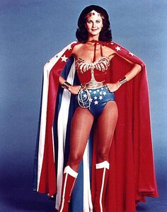 Lynda Carter ww2.jpg