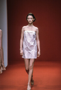 118057062_MiuMiu1998WomenRTW52.thumb.jpg.91407c52750422984913bc1e6cc7c515.jpg