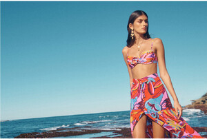 15 Nov-7---Kaftans-Sarongs-Robes_08B.jpeg