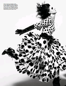 1282109806_Blanc_Mert__Marcus_Vogue_Paris_March_2015_05.thumb.jpg.0e601239d27b9eb4958b995d5800c9e7.jpg
