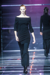 1336675563_VersusbyDonatella1998WomenRTW69.thumb.jpg.2f8302b8cc2a4bba22e72b14f8855634.jpg