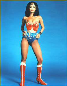 Lynda Carter ww1.jpg