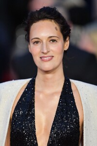 1492523045_phoebe-waller-bridge-azzaro-black-jumpsuit-photos(2).thumb.jpg.1d9d0ecf9d2acebd2a6032d75eb21bb1.jpg