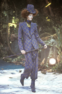 1515215552_Givenchy1998HauteCouture22.thumb.jpg.13b85a86994c46973e6d6ffc02ad23de.jpg
