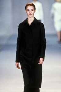 1675133872_LouisVuitton1998WomenRTW53.thumb.jpg.5cfa6883d36f0f794e603e1a00b45b23.jpg