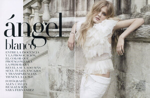 1814448101_ConstanceJablonski(VogueSpainFeb2011).thumb.jpg.78e532bcf493a7b004c813292d1e1d0e.jpg