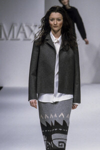 1868211873_Sportmax1998WomenRTW96.thumb.jpg.4b39829342120bcc59ee05c0db300f04.jpg