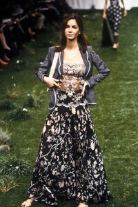 1911699532_EmanuelUngaro1999WomenRTW28.thumb.jpg.8c9a3496144ed7a2883dbe24a1c24c62.jpg
