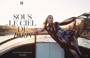 L'Officiel Singapore 04.2022.jpg