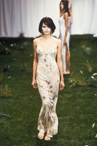 1979649629_EmanuelUngaro1999WomenRTW22.thumb.jpg.a77e784c61987112907e0c0429d3039a.jpg