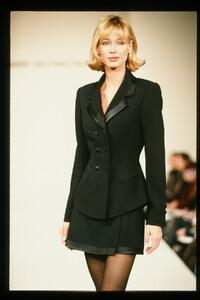 11+1995+fall+show+liscula+short+blk+with+satin+fitted+jkt+short+skirt+copy.jpg