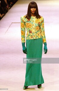 2130183249_naomis02ysl-HC-208-v.thumb.jpg.e629c47d811512ac72a41929f939b4d2.jpg