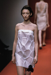 215055721_MiuMiu1998WomenRTW53.thumb.jpg.23e4c965a0f1939b31855811402882e3.jpg