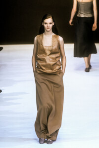 294456314_Loewe1998WomenRTW7.thumb.jpg.007989da7d1536c6d260130d911dcb67.jpg