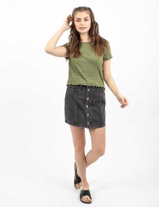 2CC556169-oilva.jpg